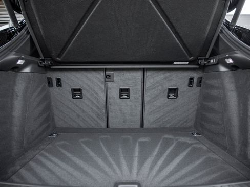 Certified 2026 Porsche Macan image 30