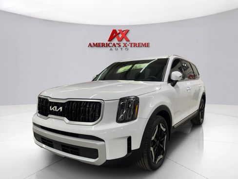 Used 2023 Kia Telluride EX w/ EX Captain's Chair Package FWD image 2