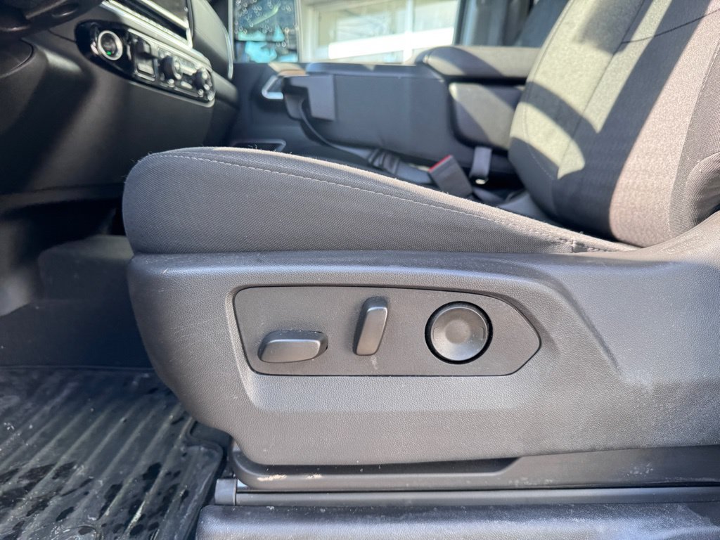 Used 2025 Chevrolet Silverado 2500 LT w/ Convenience Package AWD/4WD image 12