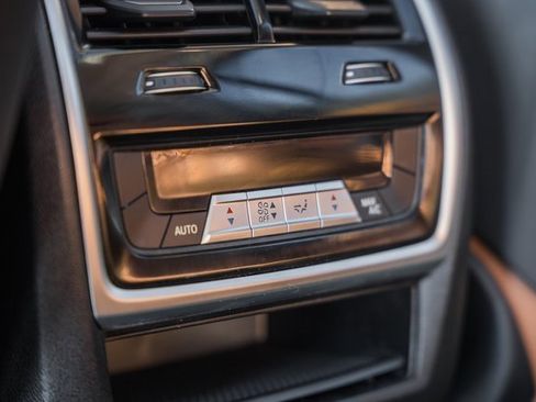 Used 2020 BMW X7 xDrive40i w/ Premium Package image 37