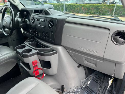 Used 2013 Ford E-350 and Econoline 350 XL RWD image 28