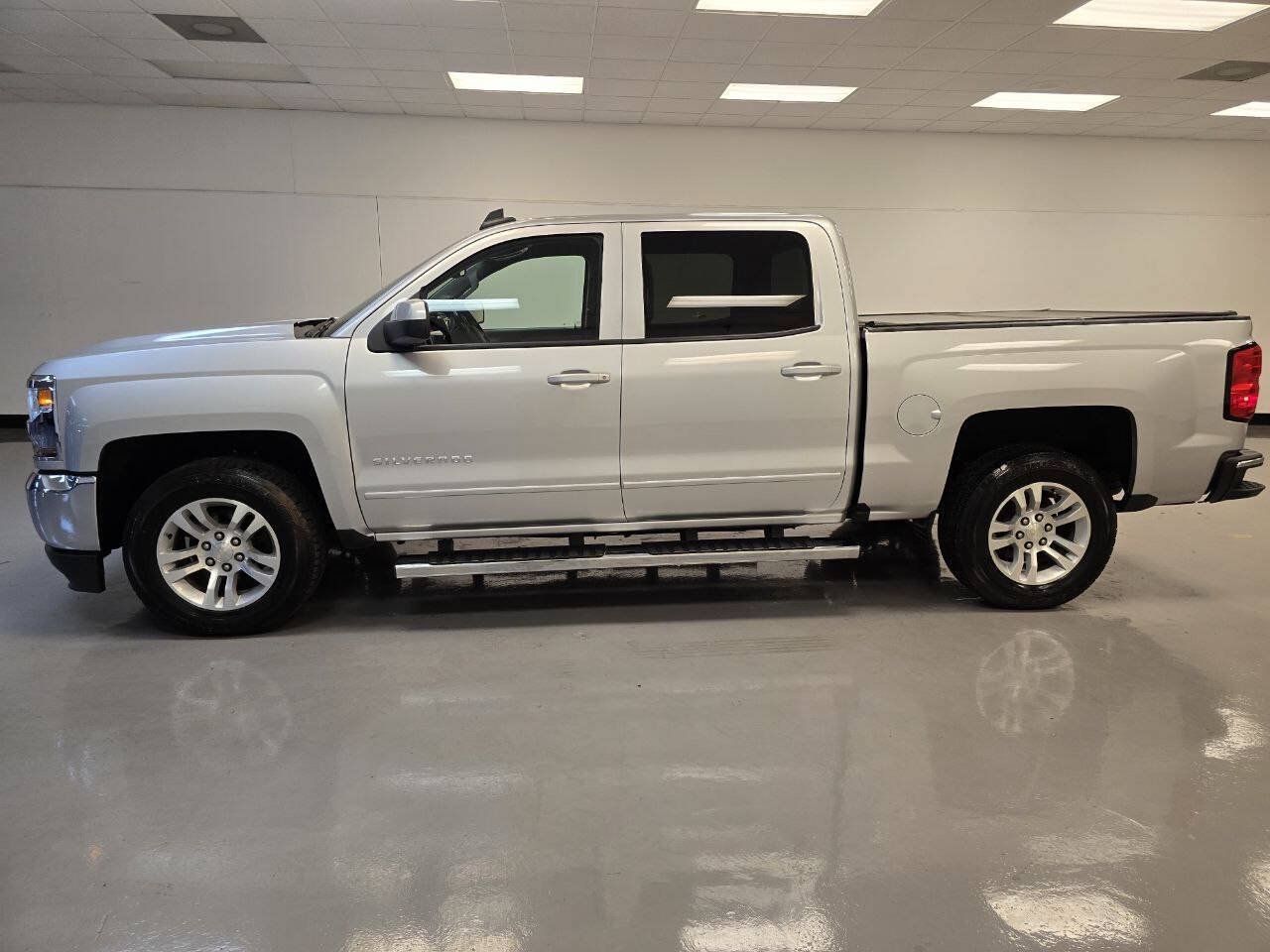 Used 2018 Chevrolet Silverado 1500 LT w/ All Star Edition RWD image 5