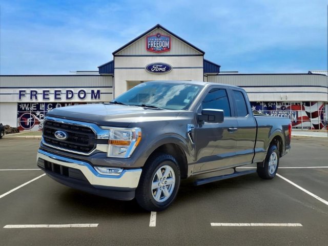 Used 2022 Ford F150 XLT RWD image 2