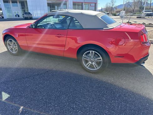 Used 2011 Ford Mustang Premium w/ Comfort Pkg image 12