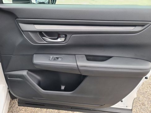 Used 2025 Honda CR-V LX image 20