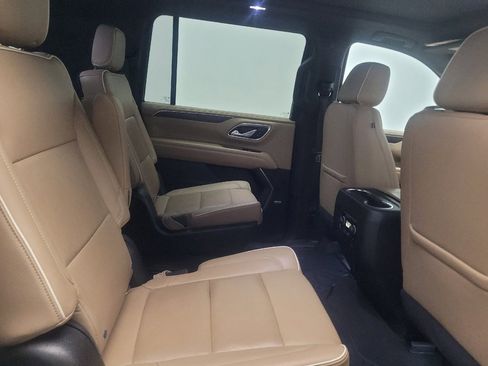 Used 2021 Chevrolet Suburban Premier w/ Premium Package image 19