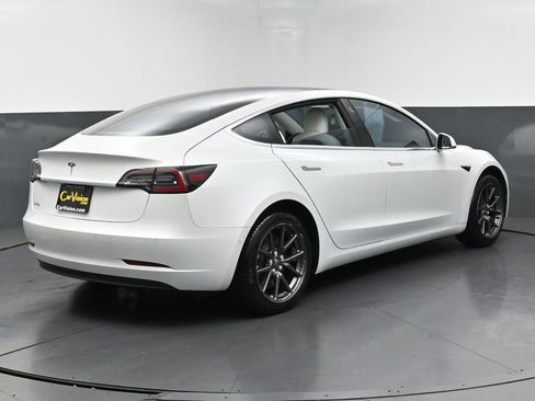 Used 2020 Tesla Model 3 Standard Range Plus RWD image 4