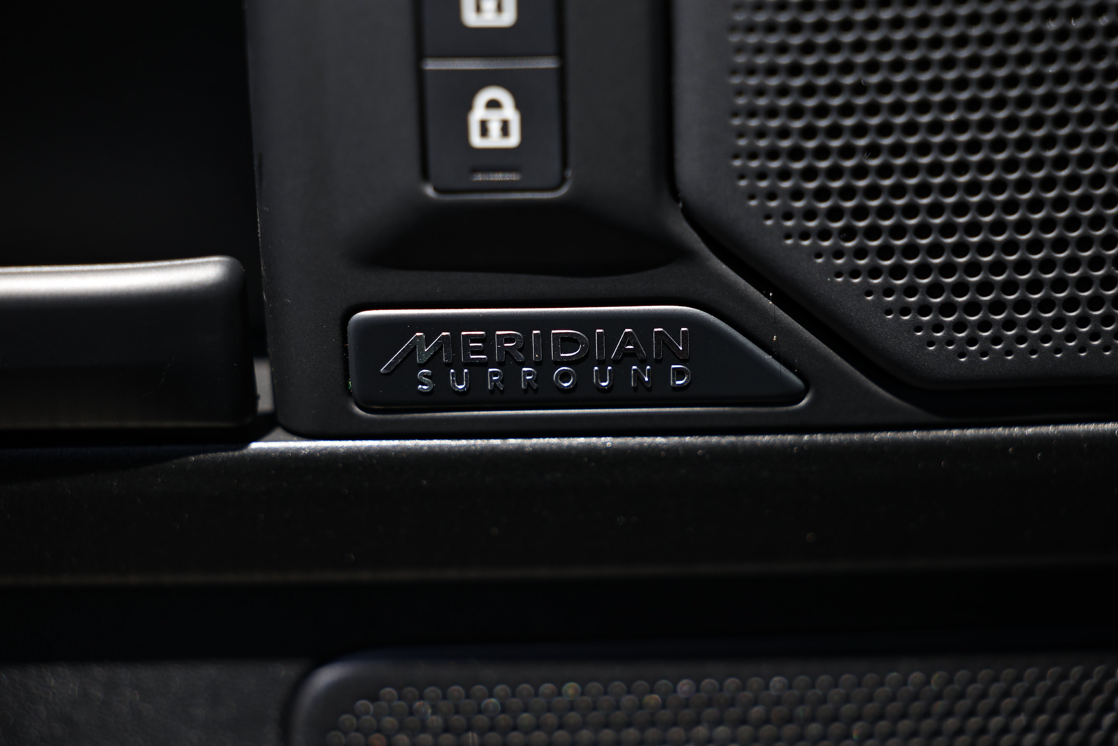 New 2026 Land Rover Defender 110 OCTA AWD/4WD image 23