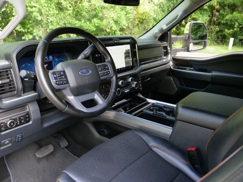 Used 2025 Ford F350 Lariat w/ Lariat Ultimate Package AWD/4WD image 2