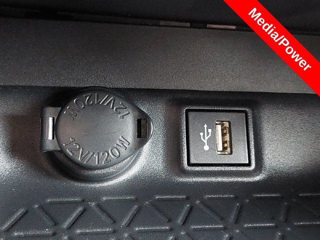 Used 2025 Toyota RAV4 LE AWD/4WD image 18