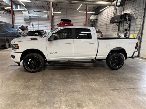 Certified 2024 RAM 2500 Big Horn w/ Night Edition AWD/4WD image 40