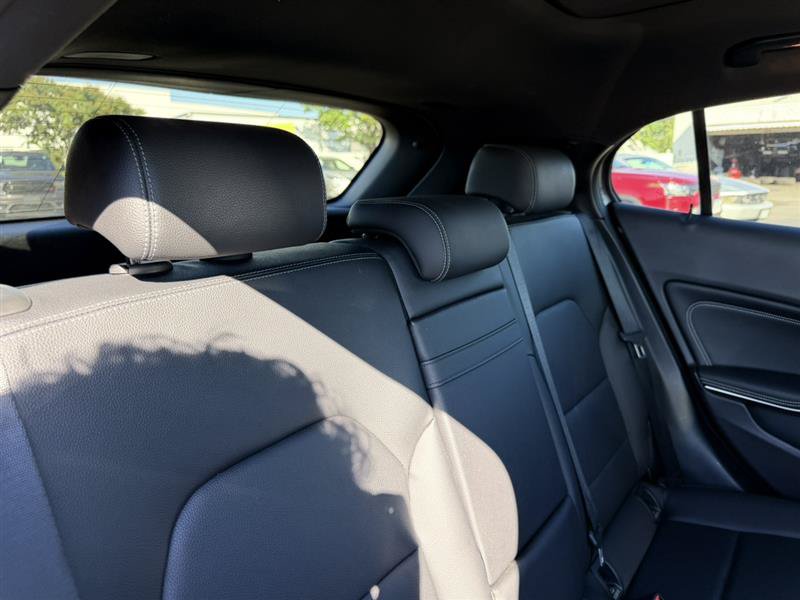 Used 2020 Mercedes-Benz GLA 250 4MATIC image 15