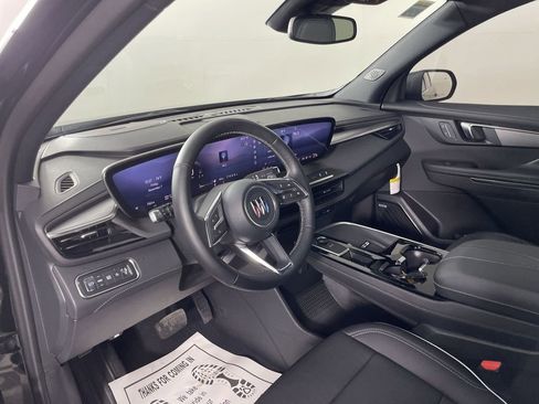 Used 2025 Buick Enclave Preferred image 10