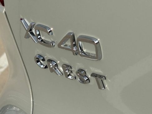New 2026 Volvo XC40 B5 Plus w/ Protection Package Premier image 8