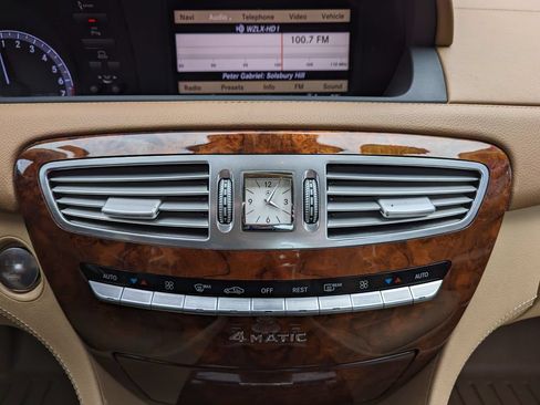 Used 2013 Mercedes-Benz CL 550 4MATIC image 24