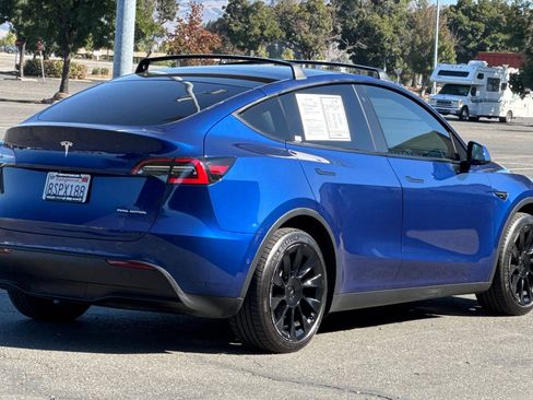 Used 2020 Tesla Model Y Long Range image 3