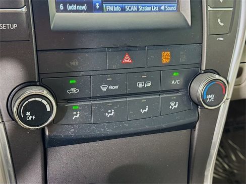 Certified 2017 Toyota Camry LE image 15