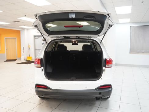 Used 2016 Kia Sorento FWD w/ LX Convenience Package image 9