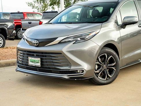 New 2026 Toyota Sienna Platinum AWD/4WD image 6