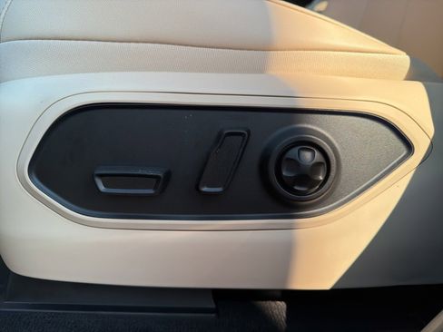 New 2026 Jeep Grand Cherokee Limited w/ Limited Altitude Package image 31