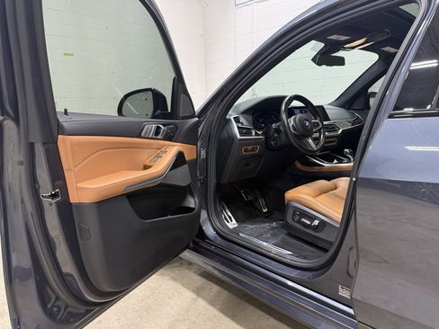 Used 2021 BMW X7 xDrive40i w/ M Sport Package image 25