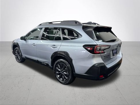 Used 2025 Subaru Outback Onyx Edition AWD/4WD image 4