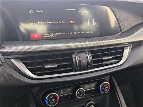 Used 2022 Alfa Romeo Stelvio Veloce image 14