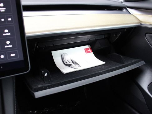 Used 2023 Tesla Model 3 Standard Range image 43