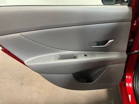 Used 2024 Hyundai Elantra SEL FWD image 15