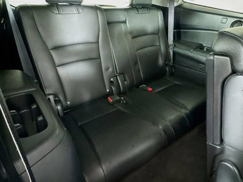Used 2019 Honda Pilot Touring image 36