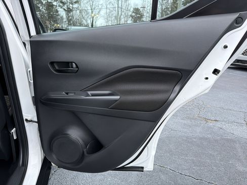 Used 2021 Nissan Kicks S image 16