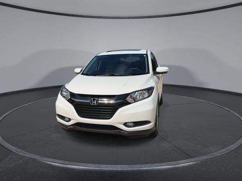 Used 2017 Honda HR-V EX image 4