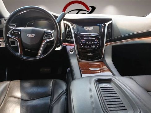 Used 2020 Cadillac Escalade ESV Luxury RWD image 14