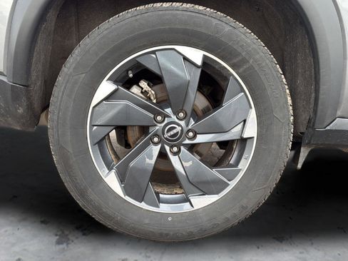 Used 2025 Nissan Rogue SV image 23