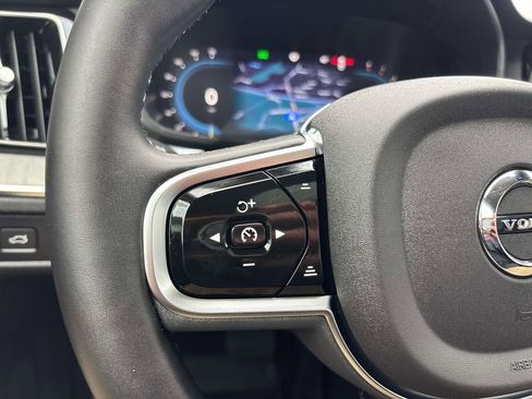 Used 2025 Volvo XC60 B5 Plus w/ Protection Package Premier image 18