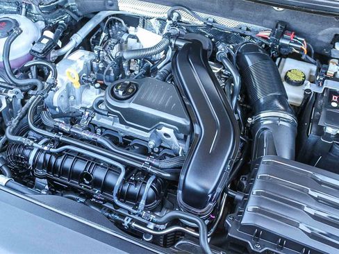 Used 2025 Volkswagen Taos SE image 27