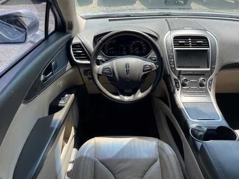 Used 2017 Lincoln MKX Select w/ Select Plus Package AWD/4WD image 14
