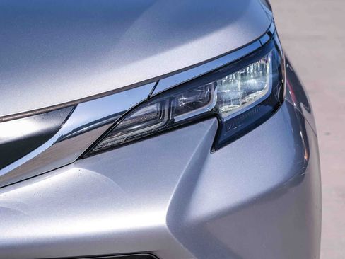Certified 2023 Toyota Sienna XLE FWD image 12
