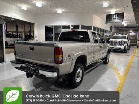 Used 2004 GMC Sierra 2500 SLT w/ Heavy-Duty Power Package AWD/4WD image 8