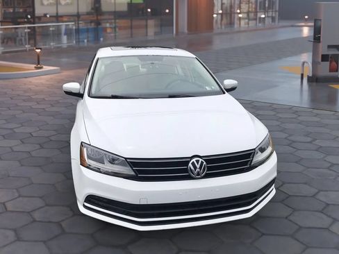 Used 2017 Volkswagen Jetta SE FWD image 7