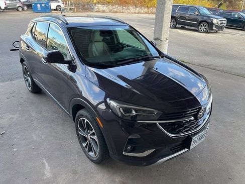Used 2020 Buick Encore GX Essence image 2