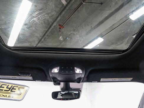 Used 2020 Chrysler Pacifica Limited FWD image 16