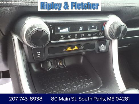 Used 2024 Toyota RAV4 LE AWD/4WD image 19