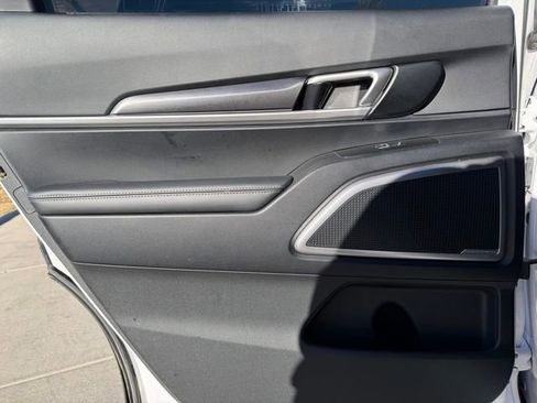 Used 2024 Kia Telluride S w/ S Sunroof Package image 23