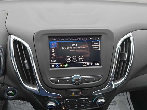 Used 2023 Chevrolet Equinox LT image 16