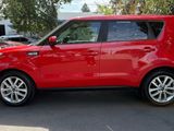 Used 2017 Kia Soul + image 5