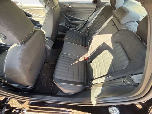 Used 2023 Volkswagen Jetta Sport image 11