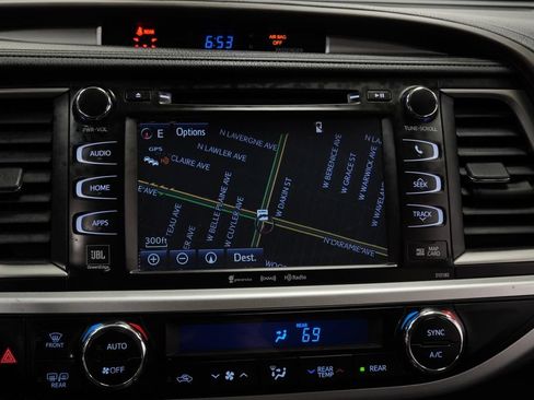 Used 2018 Toyota Highlander Limited AWD/4WD image 32