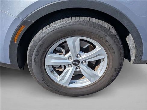 Used 2025 Kia Sorento LX FWD image 15