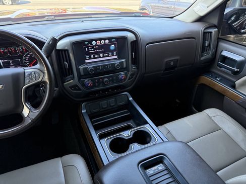 Used 2018 Chevrolet Silverado 1500 LTZ AWD/4WD image 19